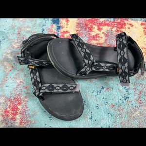 Teva Black Aztec Womens Sandals Size 6